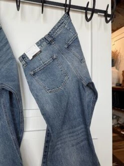 The Chainey Premier Rise Barrel Jean 4 The Chainey Premier Rise Barrel Jean -SAVANAH Clothing sale 8CBA2224 95E0 41ED 90C1 C5790FBB2B86