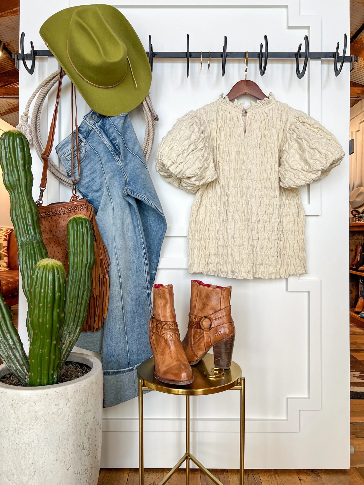 The Bellvue The Bellvue -SAVANAH Clothing sale B5424E9C 0535 4C7B 81FA 47B617A1B88B scaled