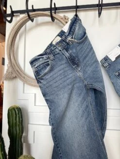 The Chainey Premier Rise Barrel Jean 3 The Chainey Premier Rise Barrel Jean -SAVANAH Clothing sale BE35CA43 3745 40B6 8368 B9065130C4EE