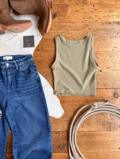 The Roping Cowboy -SAVANAH Clothing sale IMG 1354 77510d9a 81ac 41c9 aff7 228f74b562a4