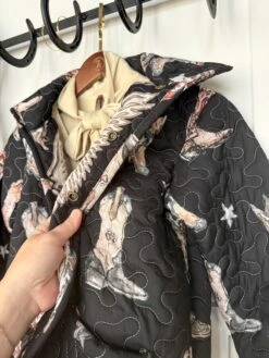 The Round Rock {S-XXL} -SAVANAH Clothing sale IMG 15762 3896ef62 2f19 4f2d aa89 f83fddb9e790