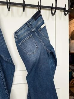 The Tatum High Rise Relaxed Straight Leg Jean -SAVANAH Clothing sale IMG 27232 a201947b 7edb 46ac b836 11342158b5d3