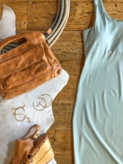 The Pennington -SAVANAH Clothing sale IMG 42312