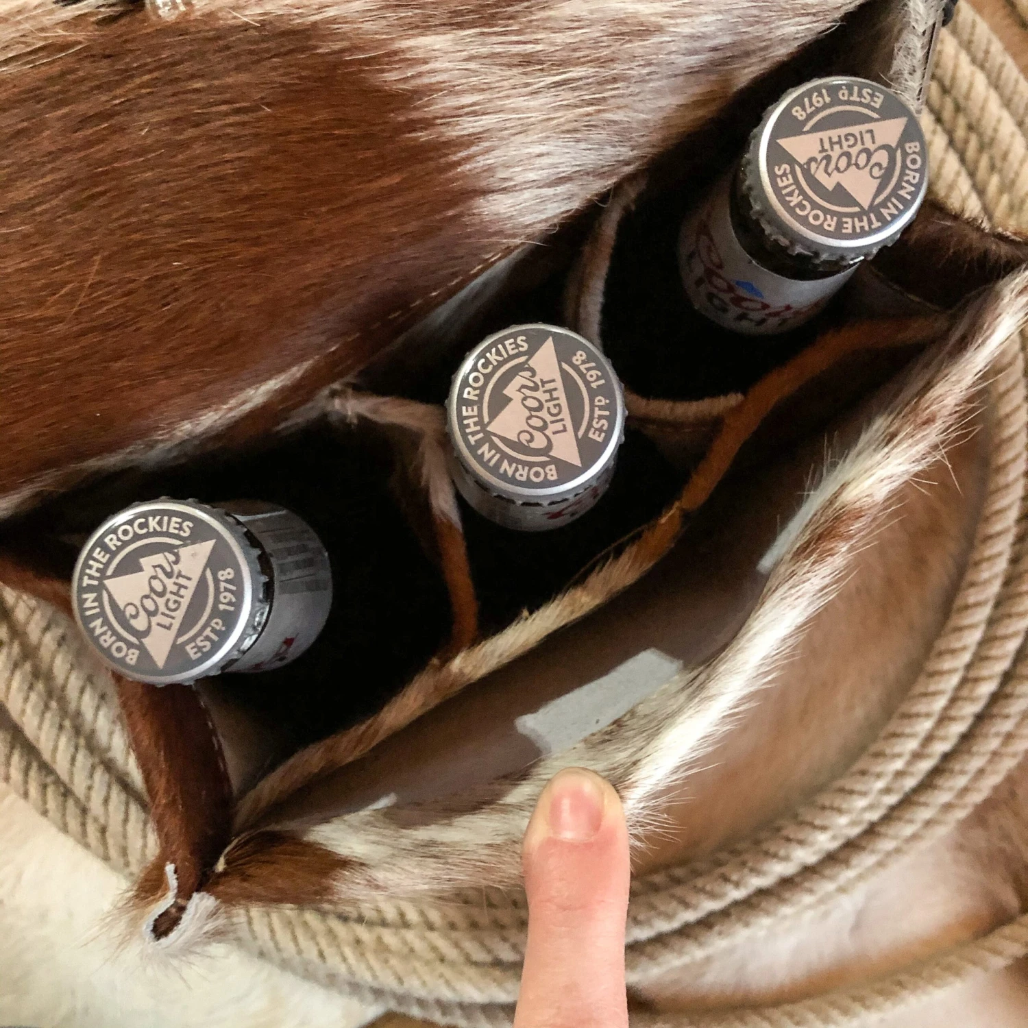 Corriente 6 Pack Caddy Corriente 6 Pack Caddy -SAVANAH Clothing sale IMG 4821 a84dd760 6368 46e8 87e1 c5dff99ed92d scaled