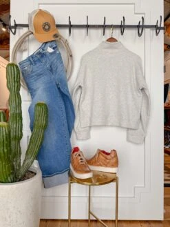 The Hanover -SAVANAH Clothing sale IMG 4878 6e7e5590 04c0 48a8 beb8 9a90d3431e32