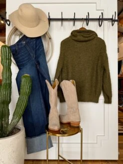 The Englewood -SAVANAH Clothing sale IMG 4915