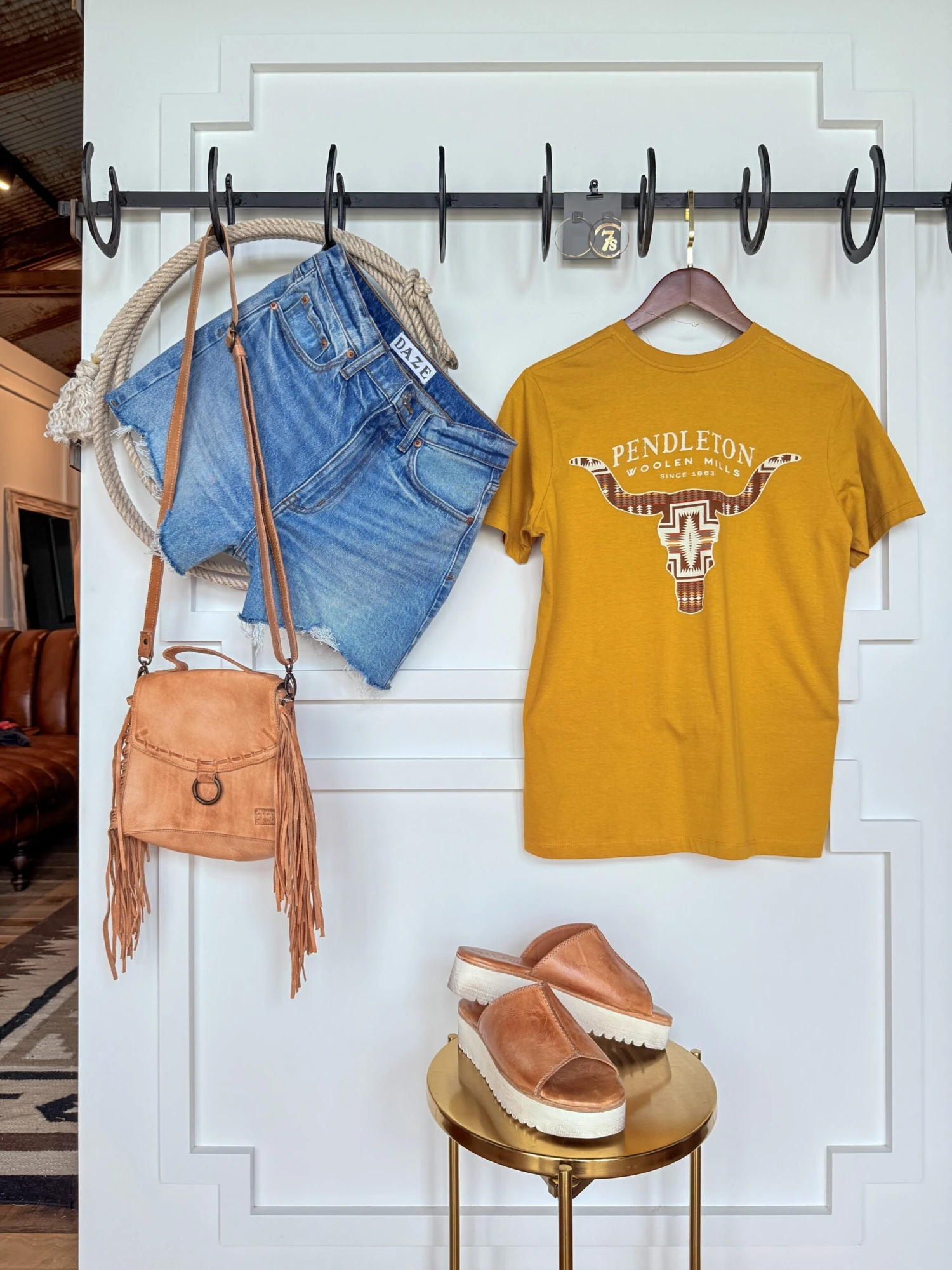 The Old Gold Longhorn The Old Gold Longhorn -SAVANAH Clothing sale IMG 50172 scaled