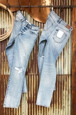 The Karson High Rise Straight Crop Jean -SAVANAH Clothing sale IMG 5018 bcb4b183 69f9 437d 9c53 fb0e7043be00