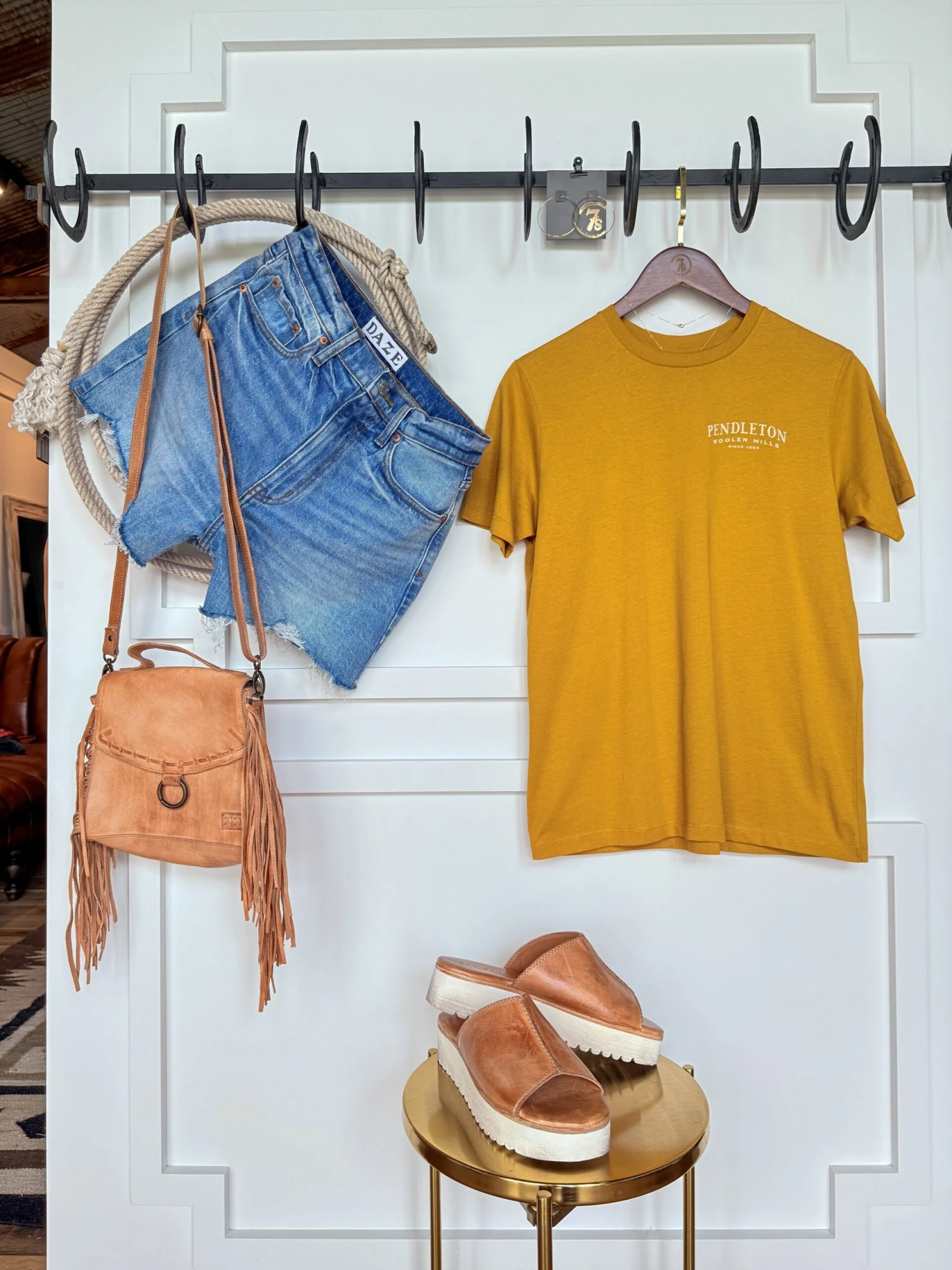 The Old Gold Longhorn The Old Gold Longhorn -SAVANAH Clothing sale IMG 50193 scaled