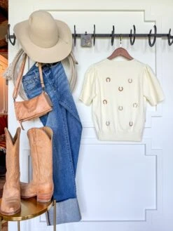 The Lucky Horseshoe -SAVANAH Clothing sale IMG 52052 ab81bc4d d63b 422c ab58 db0dd143401b