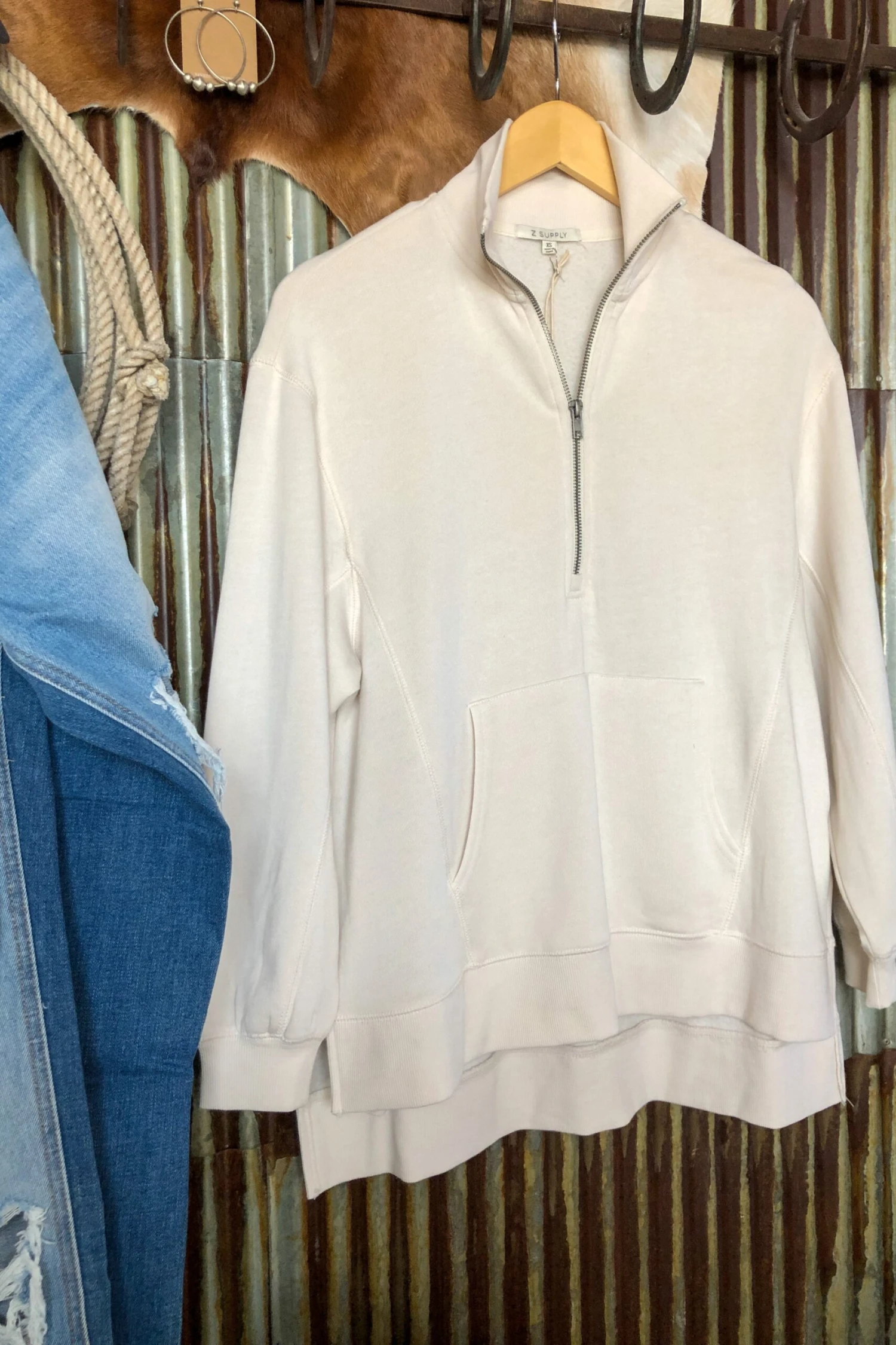 The Utica The Utica -SAVANAH Clothing sale IMG 7752 2a9bd24d f7df 454c 8092 4dd722a569a7 scaled