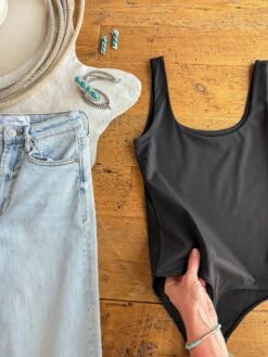 The Millbrook -SAVANAH Clothing sale IMG 8769