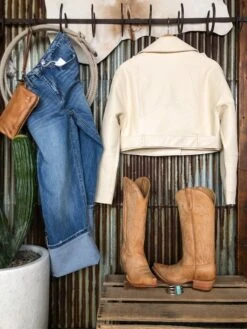 The Cheraw -SAVANAH Clothing sale IMG 97112