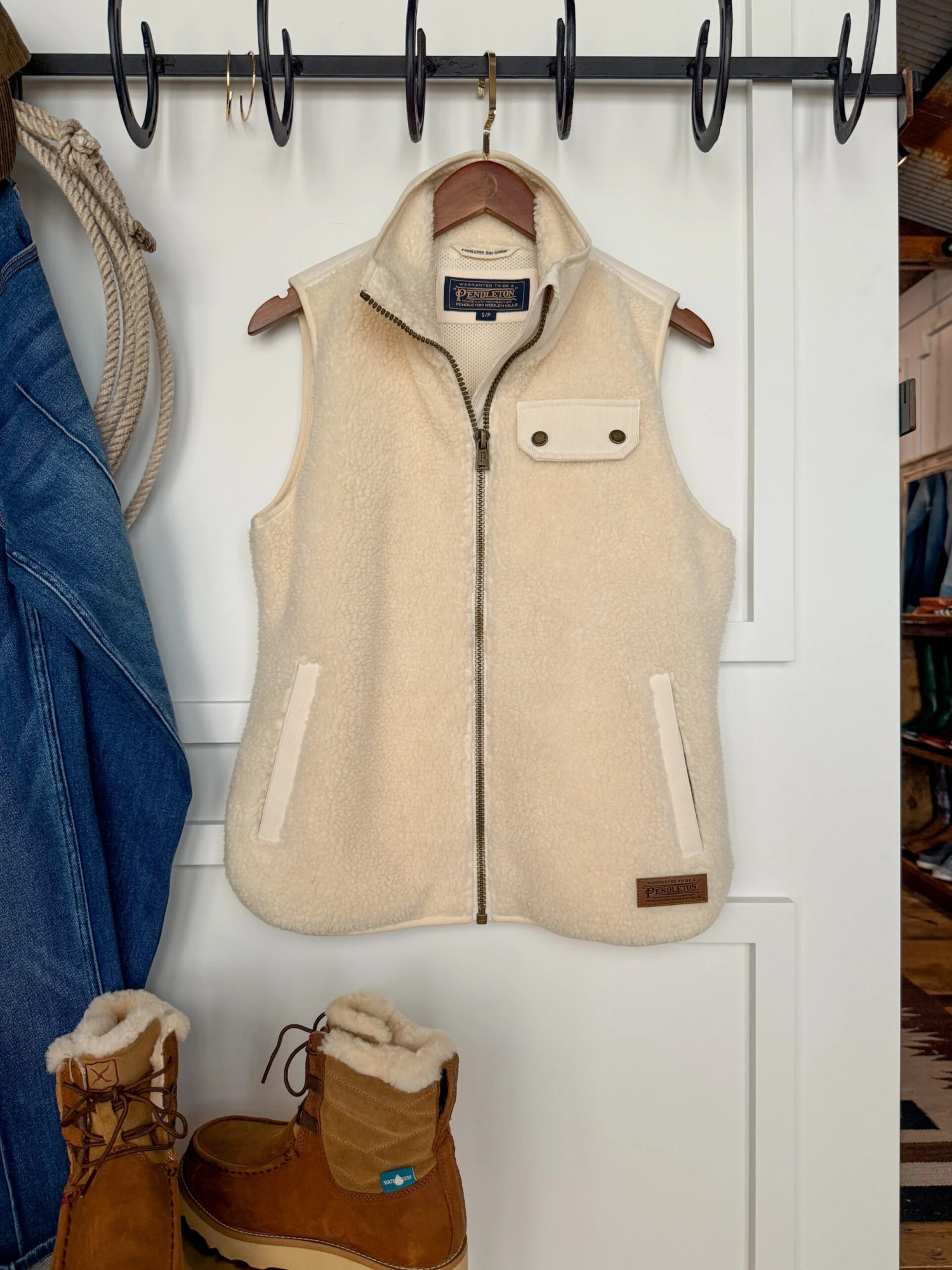 The Laurel The Laurel -SAVANAH Clothing sale PhotoDec162024 25638PM4 scaled