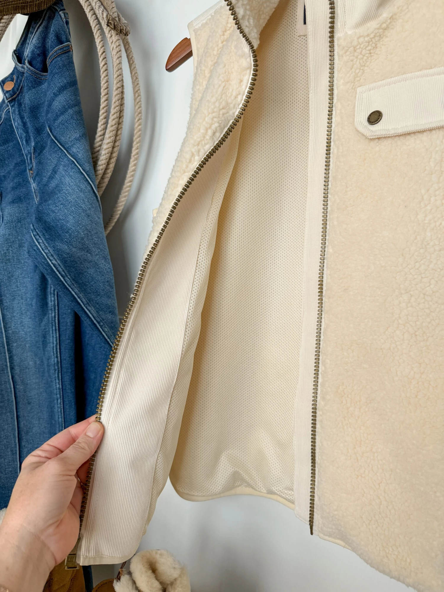 The Laurel The Laurel -SAVANAH Clothing sale PhotoDec162024 25800PM4 scaled