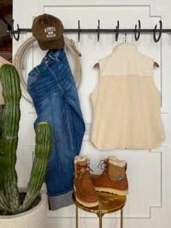 The Laurel 6 The Laurel -SAVANAH Clothing sale PhotoDec162024 25905PM4