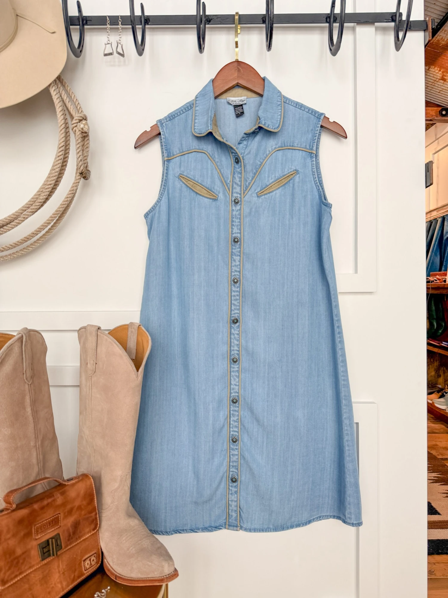 The Broken Arrow The Broken Arrow -SAVANAH Clothing sale PhotoJan152025 22908PM scaled