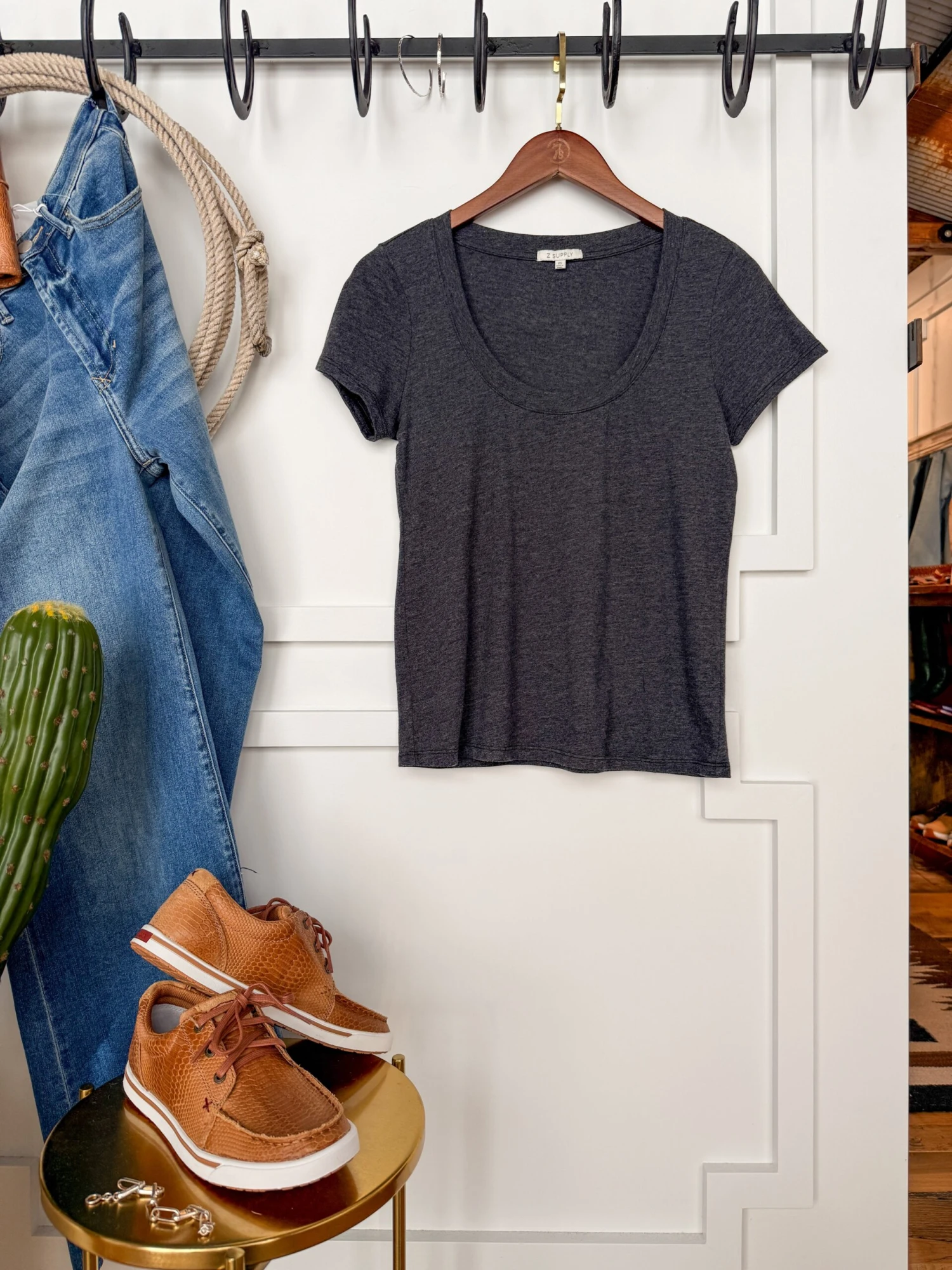 The Leawood The Leawood -SAVANAH Clothing sale PhotoJan172025 12024PM 3bda647c 19e5 4610 9995 c0540592217b scaled