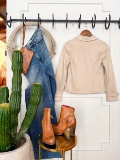 The Leoti -SAVANAH Clothing sale PhotoJan172025 23323PM