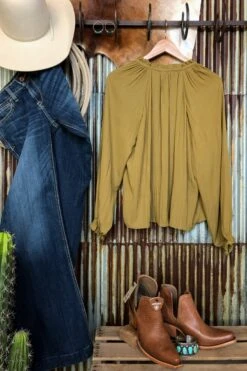 The Venango 2 The Venango -SAVANAH Clothing sale image 75485ac2 1bbf 4164 a831 cf2cd7e22766