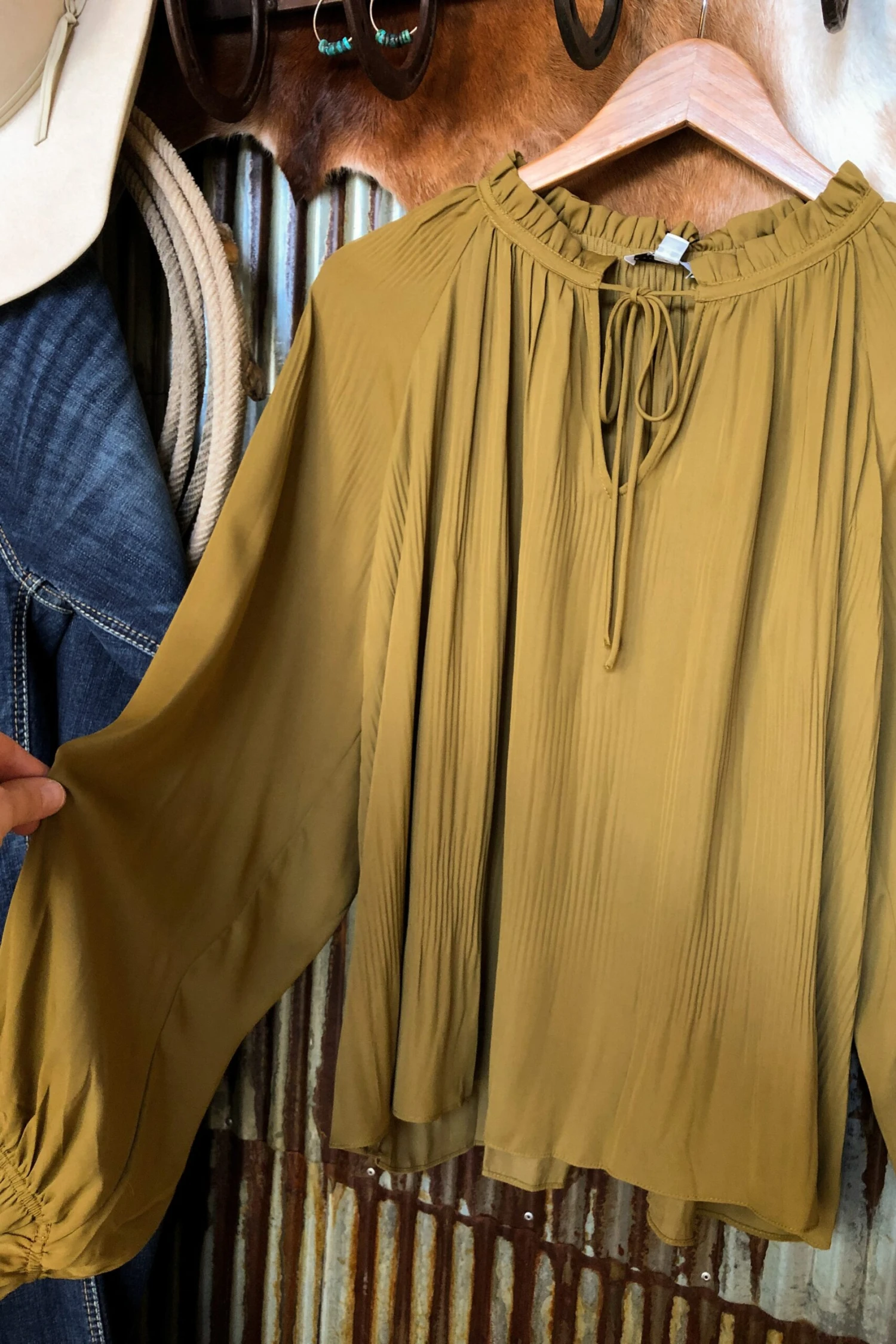 The Venango The Venango -SAVANAH Clothing sale image 7a8ae5d2 8d25 4273 bad2 1d2e14d98f27 scaled