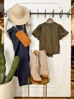 The Saginaw -SAVANAH Clothing sale photonov122024 120158pm