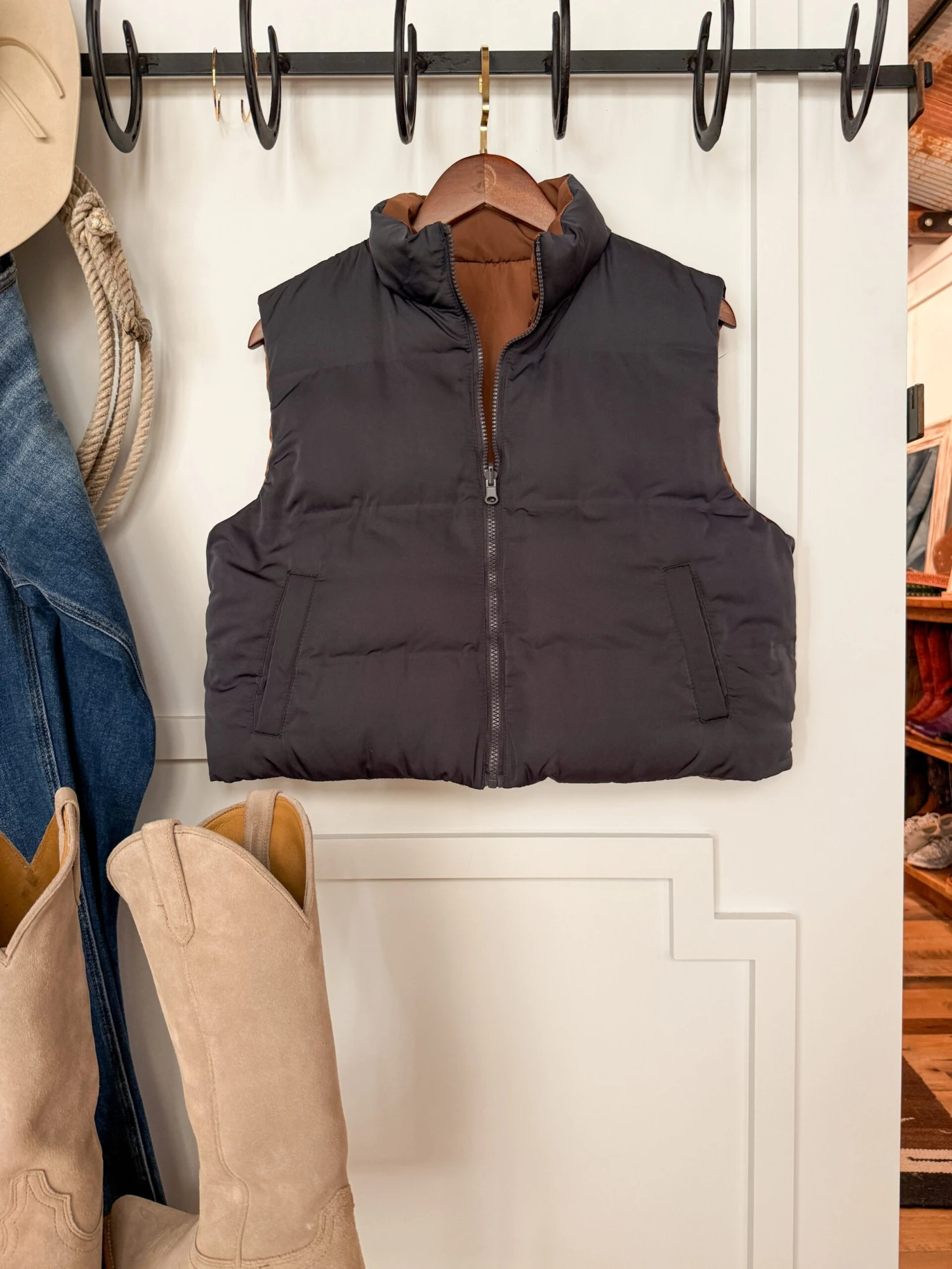 The Paoli The Paoli -SAVANAH Clothing sale photonov152024 22633pm scaled