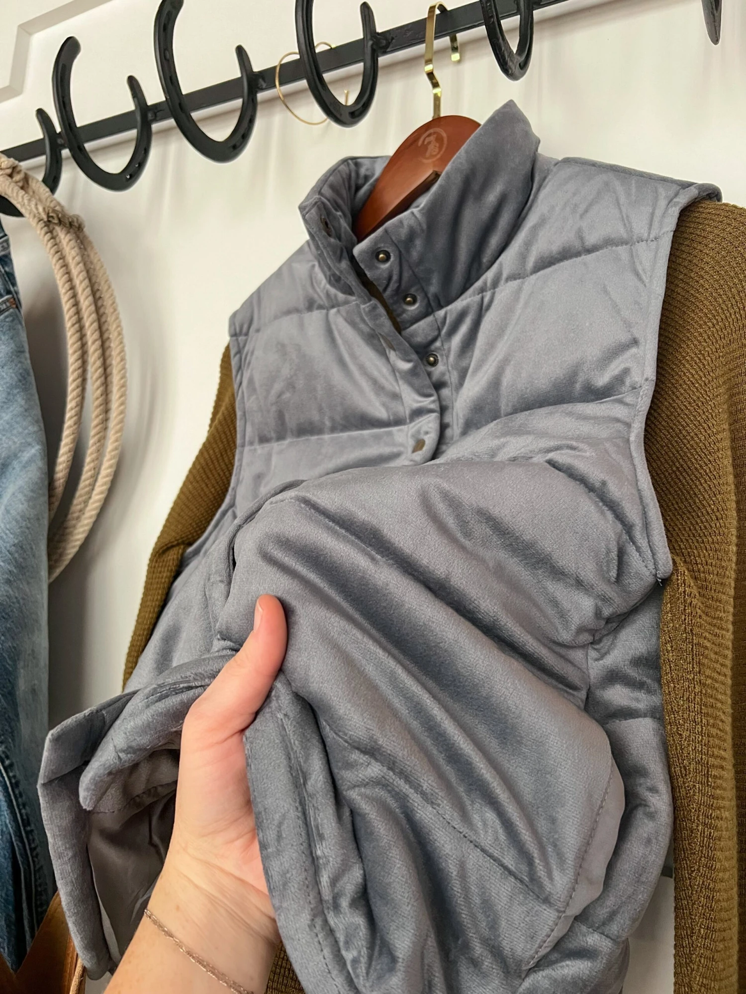 The Cresbard The Cresbard -SAVANAH Clothing sale photonov232024 22210pm3 scaled